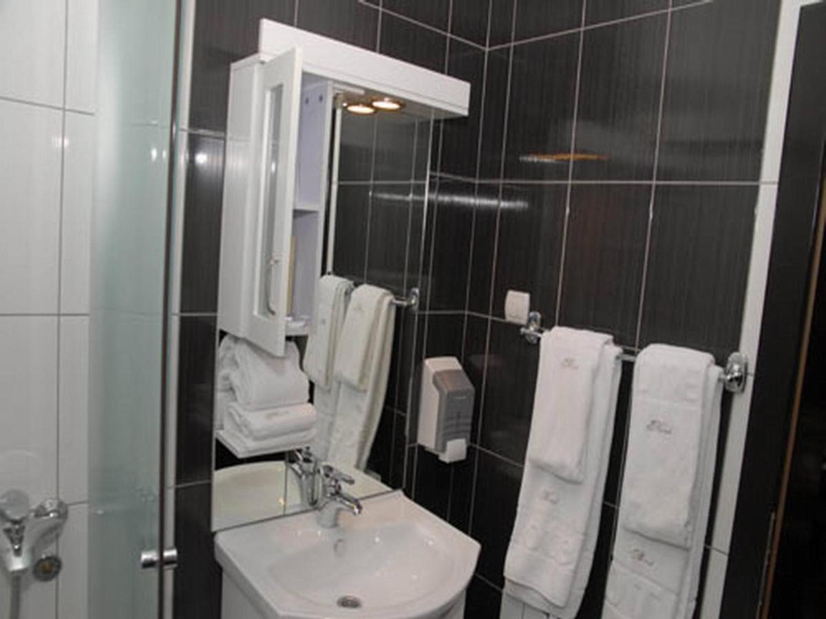 Hotel Novak Zvornik Rom bilde
